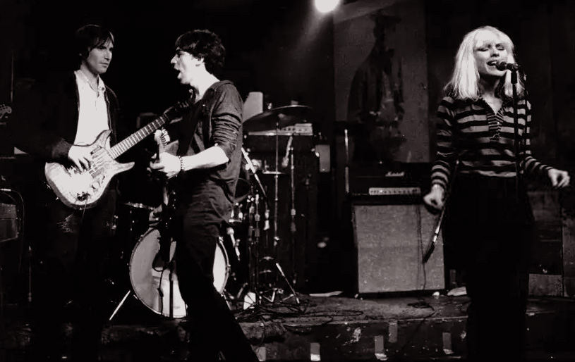 A brief flash forward with Fred Smith rejoining Blondie briefly in May 1977.